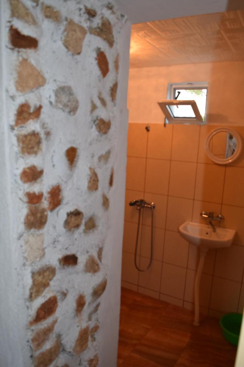 Guest House Viola Ezerets المظهر الخارجي الصورة